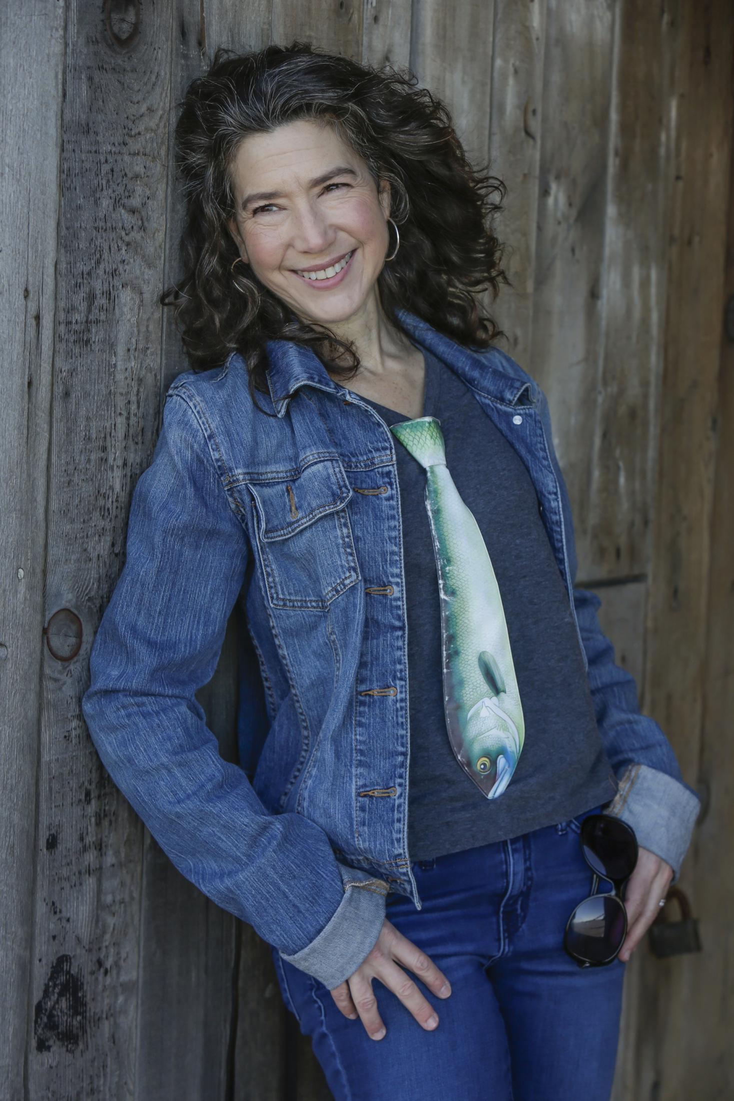Michele Apriña Leavy bio page